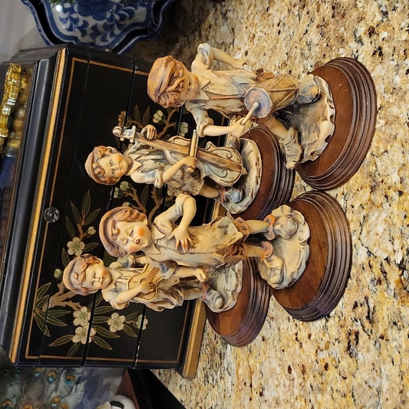 VINTAGE Himark OLD WORLD PORCELAIN 4-BAND BOY FIGURINES COLLECTION - Picture 10 of 10
